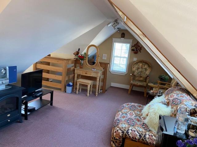 Ocean Breeze Executive Bed And Breakfast Норт Ванкувър Екстериор снимка