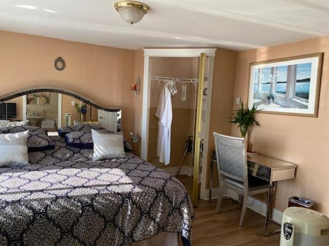Ocean Breeze Executive Bed And Breakfast Норт Ванкувър Екстериор снимка