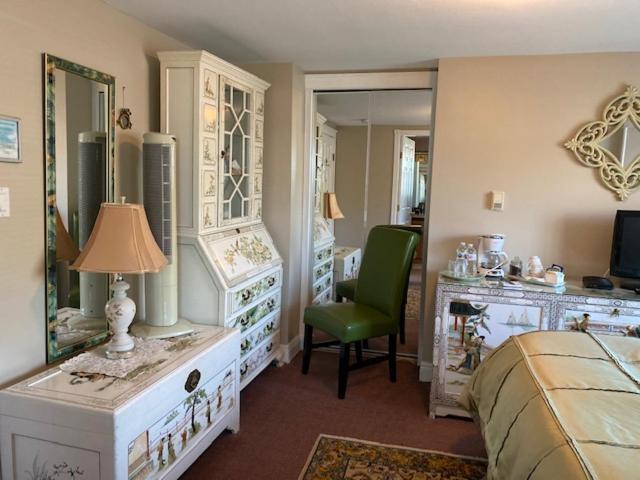 Ocean Breeze Executive Bed And Breakfast Норт Ванкувър Екстериор снимка