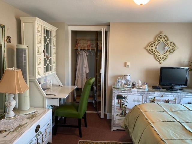 Ocean Breeze Executive Bed And Breakfast Норт Ванкувър Екстериор снимка