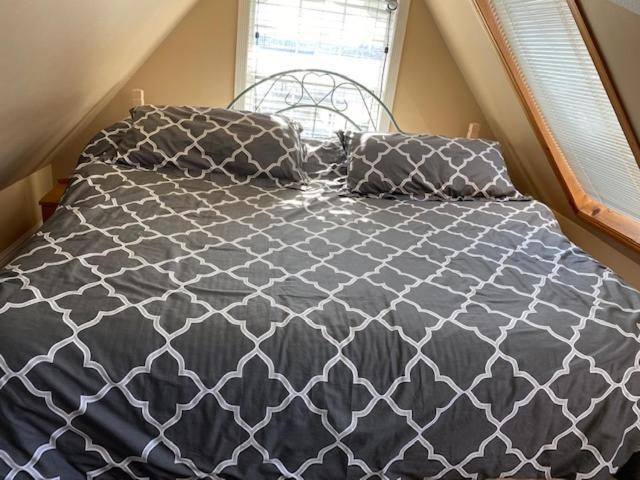 Ocean Breeze Executive Bed And Breakfast Норт Ванкувър Екстериор снимка